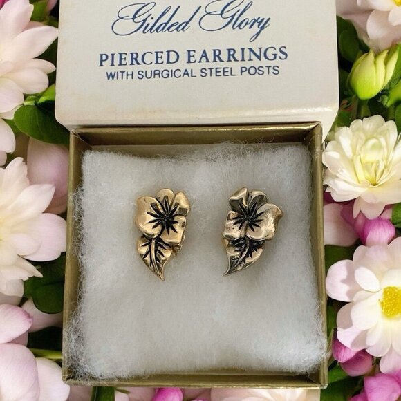 Avon Vintage Gilded Glory Flower 1980's Pierced Earrings - Picture 1 of 4